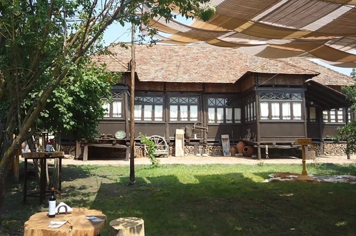    Удины бережно хранят свои обычаи, традиции, родовые усадьбы.