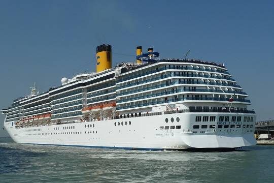    Россияне объявили голодовку на круизном лайнере: вместо Антарктиды их отправили в Аргентину