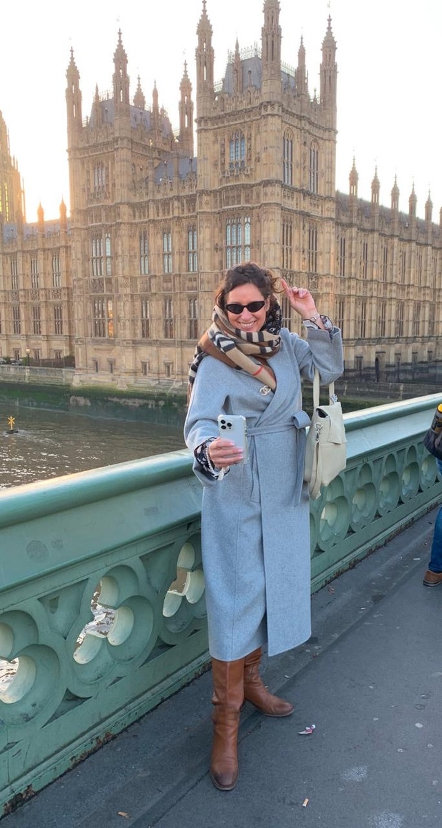 Меня зовут Наталья, мне 40 лет и я свыше 15 лет занимаюсь Менторством (сопровождение людей «под ключ 🔑» от эксперта до глубокой дружбы). 