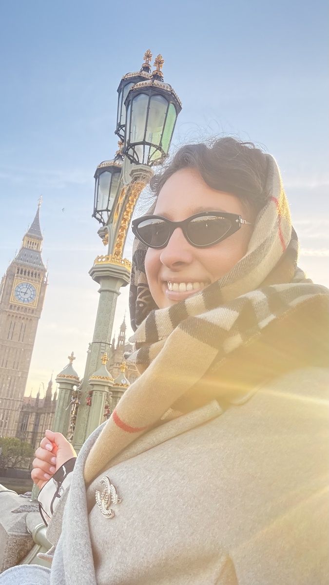 Практика Ревитализация - обновления как внутреннее, так и внешнее. Начните с трех селфи ежедневно, затем начните ими делиться, позже Вас затянет и Вы измените свою жизнь за 365 дней с телефонном в руке.