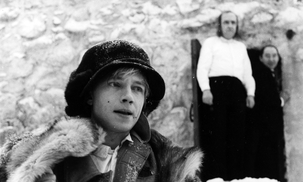 Кадр из фильма «Замок», 1994, «СТВ»