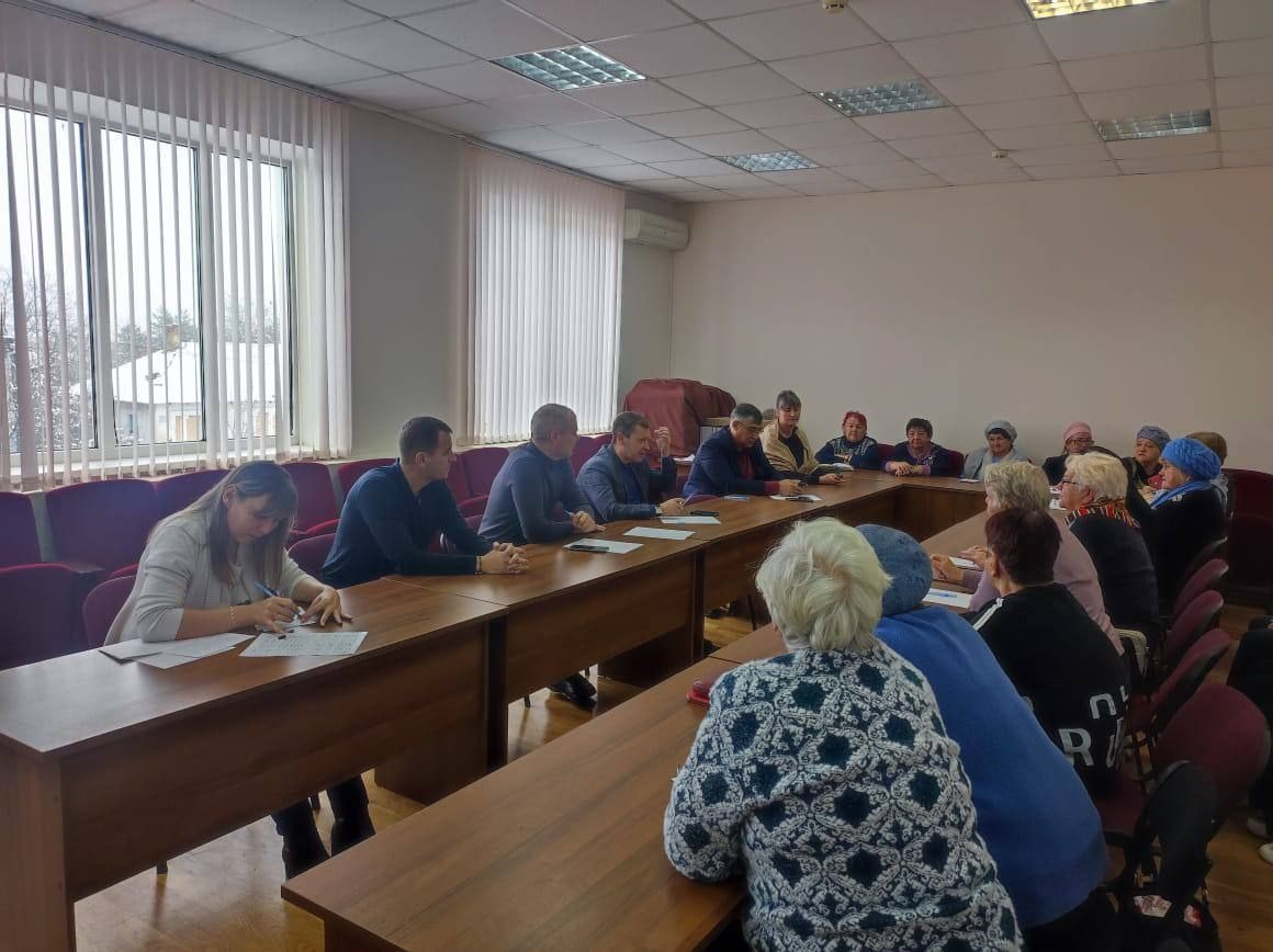 В посёлке Ильском депутат ЗСК провёл встречу с представителями ТОС