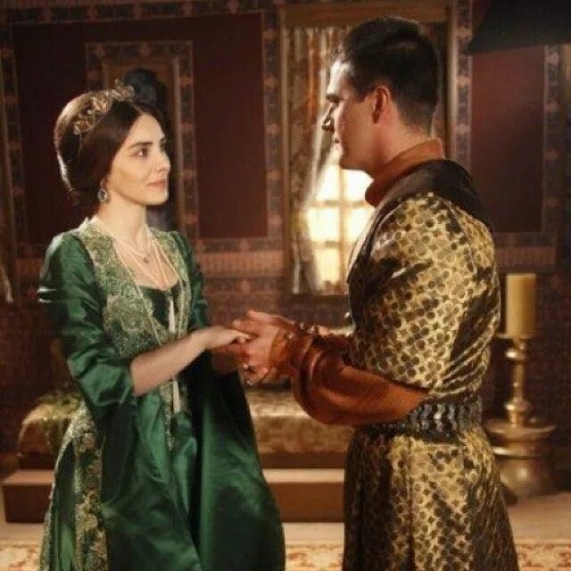 - Явно плохо кормили! Срочно за стол! 