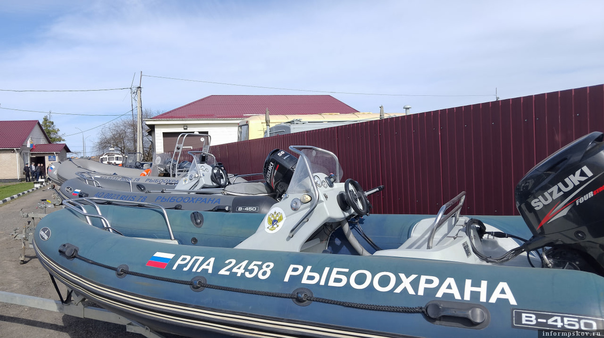 На сегодняшний день техникой и личным составом псковский отдел рыбоохраны укомплектован полностью. Фото из архива автора