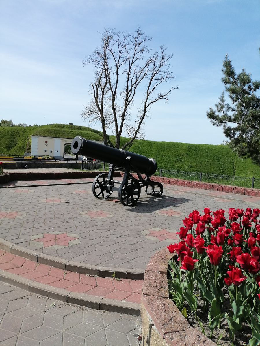 Охрана крепости (листайте по стрелке – всего 3 фотографии)