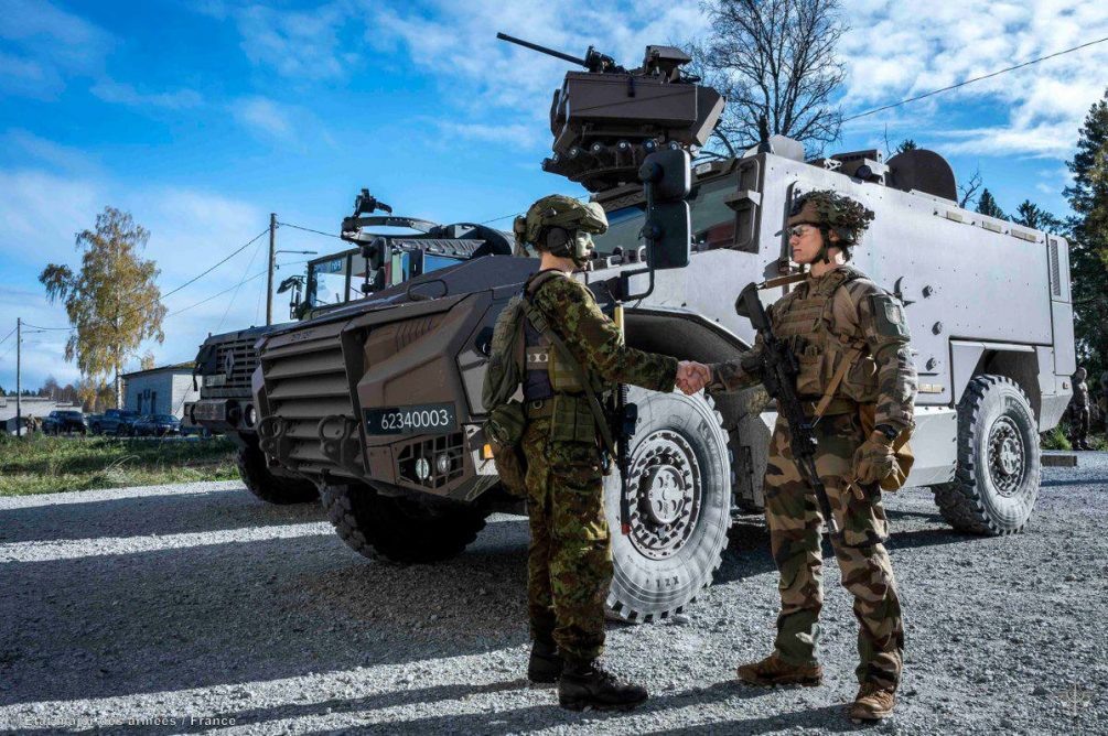    Формально солдаты НАТО войдут для миротворческой миссии. На самом деле у них две задачи: не допустить продвижение России и взять территорию Украины под контроль.