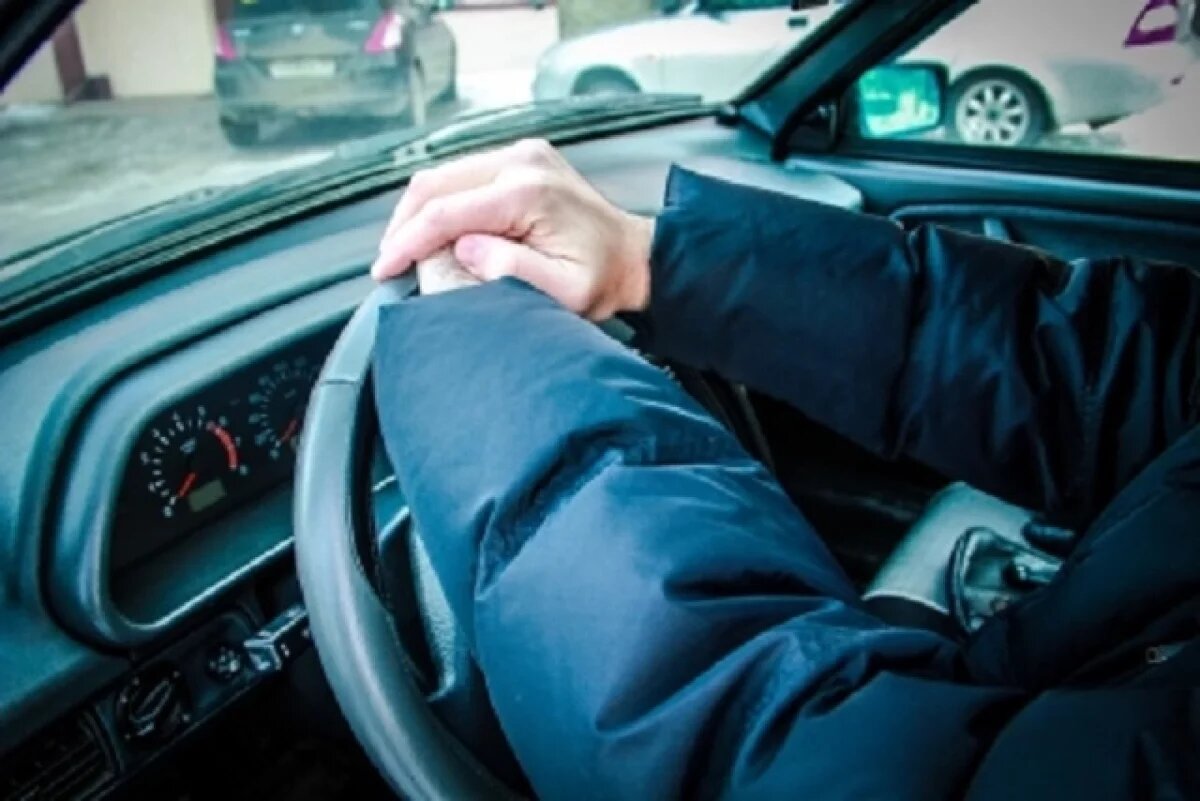    Комсомольчанин решил покататься на чужом авто, разбил его и сядет в тюрьму