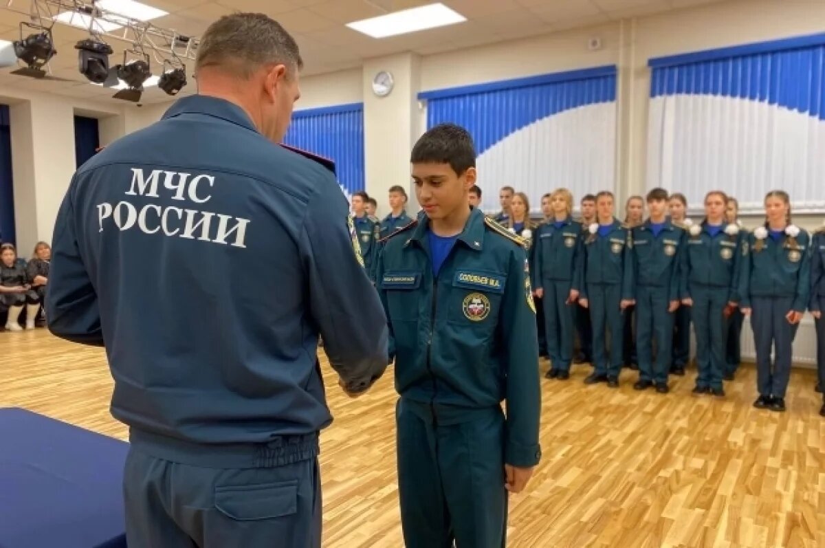    Учащиеся псковской гимназии вступили в ряды кадетов