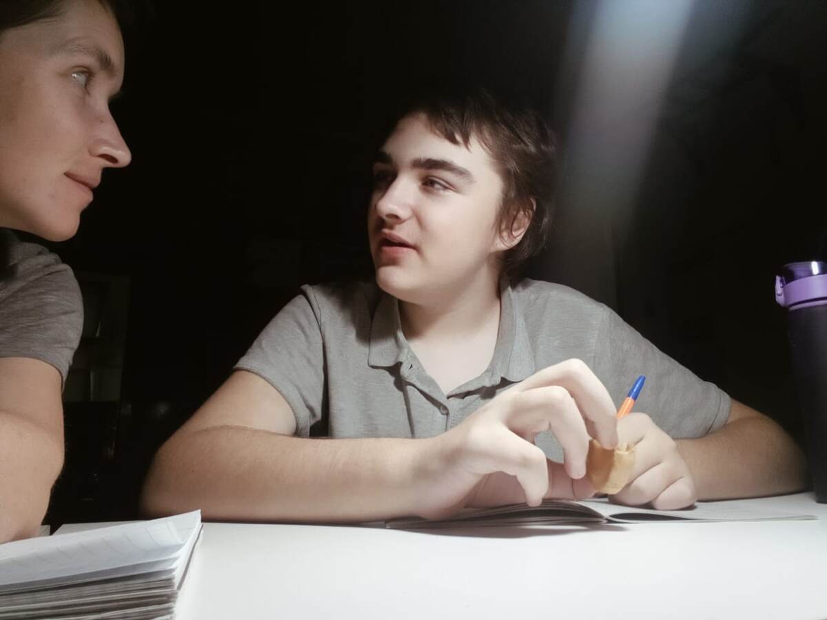 Гриша: - Мама, а следующую книгу... 