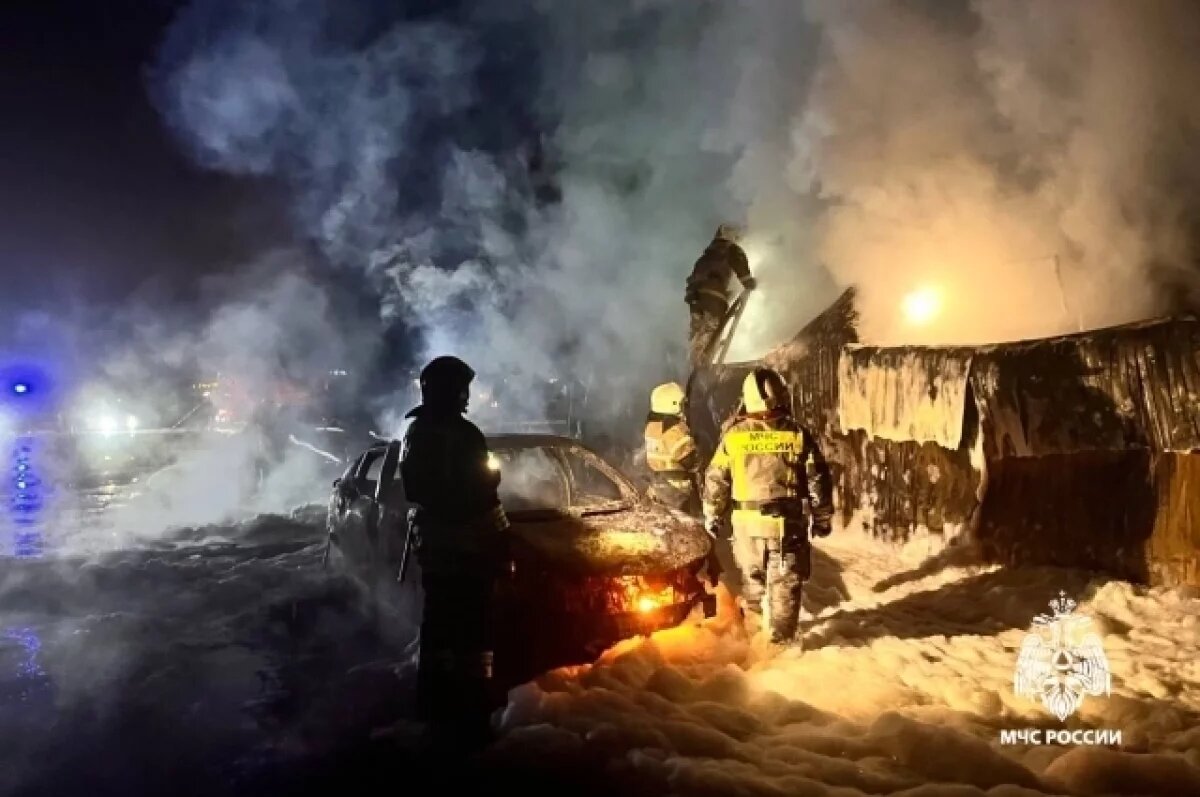    Причину возгорания устанавливают органы дознания МЧС России.