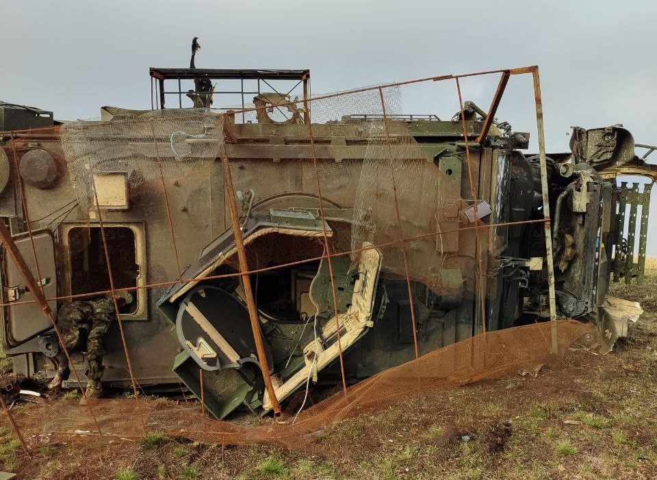 Заглавное фото: уничтоженный американский бронеавтомобиль Cougar H (4×4) по дороге на Коренево в Курской области, источник – Телеграм-канал Уголок Ситха
