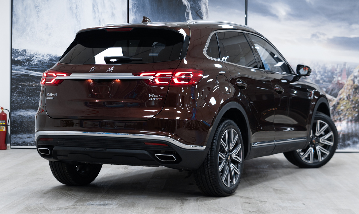 И сзади ничего