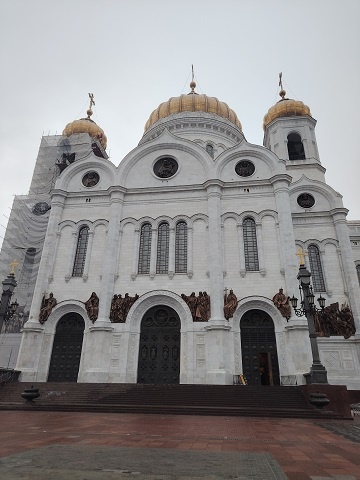 Всегда думала, что это главный вход, а оказалось, что это... обратная сторона храма. Фото из личного архива автора