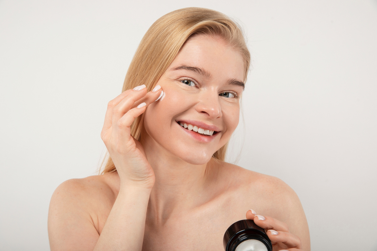 Продукты «Ихтионеллы» помогут сохранить увлажненность и красоту кожи зимой! 