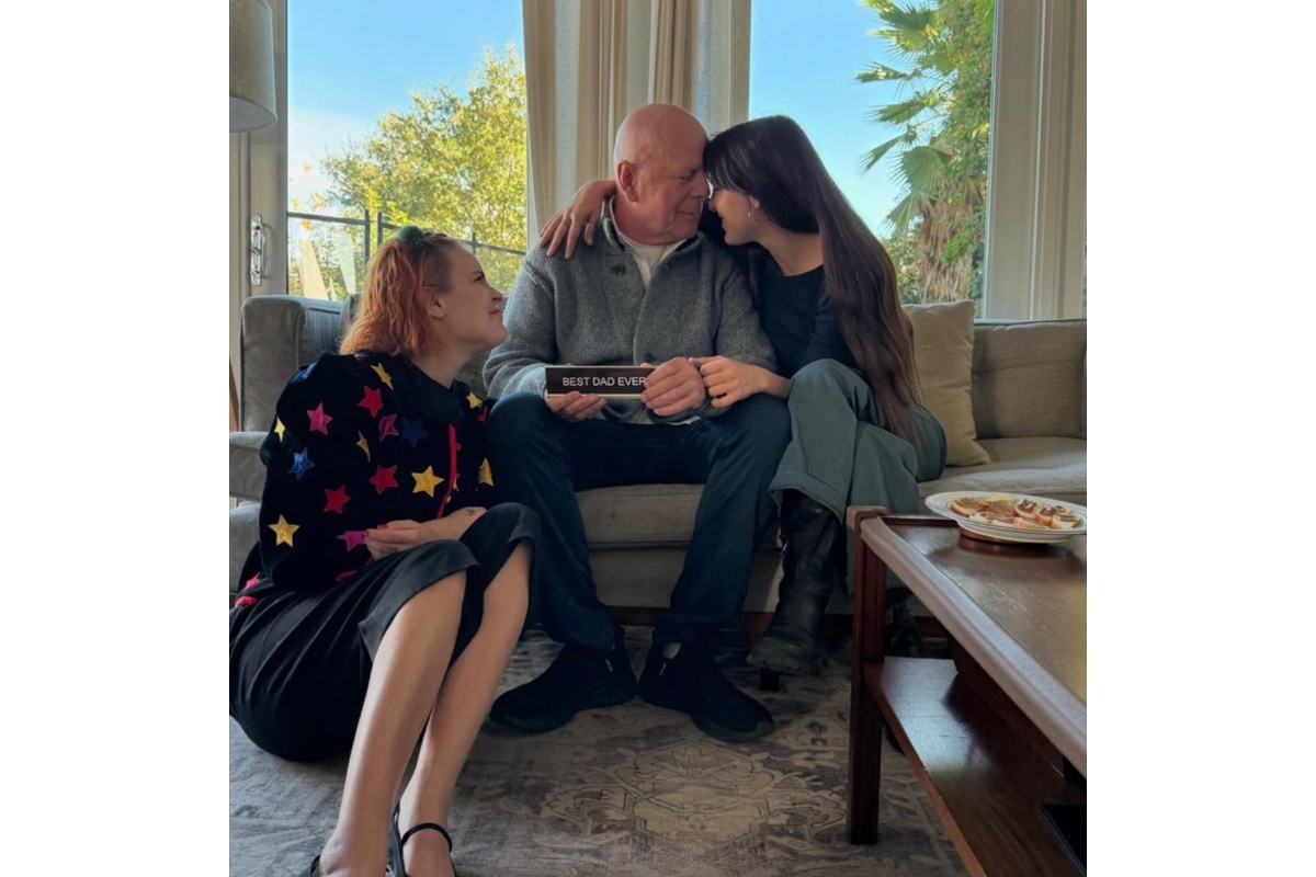 scoutlaruewillis / Instagram (входит в корпорацию Meta, признана экстремистской и запрещена в России)📷Брюс Уиллис с дочерьми — Таллулой и Скаут Уиллис