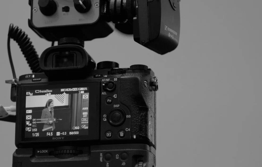 Соведущая Анисья Шарафутдинова – кинорежиссер, член Союза журналистов РФ