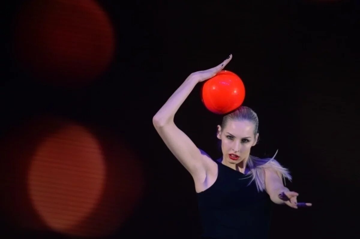    Российская гимнастка Близнюк заявила, что популярнее Джоли в соцсетях Китая