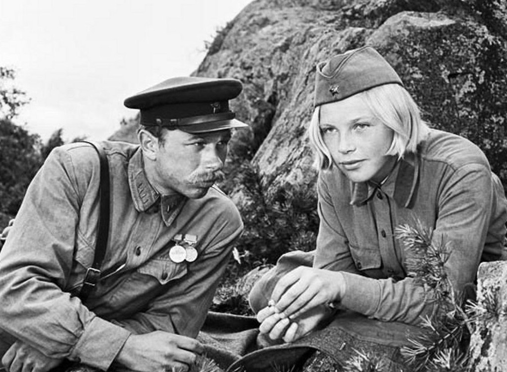 Изображение взято с сайта https://szao.mos.ru/upload/medialibrary/907/a-zori-zdes-tikhie_1972.jpg