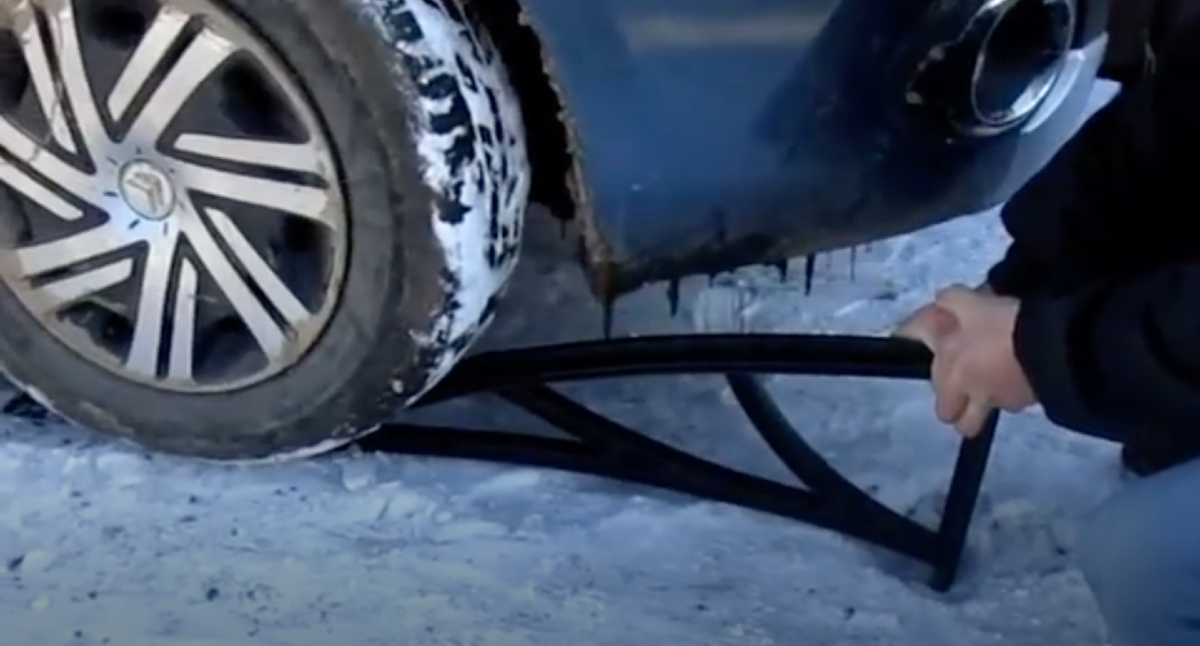 Испытание кронштейна АЛМАРТА наездом колесом машины