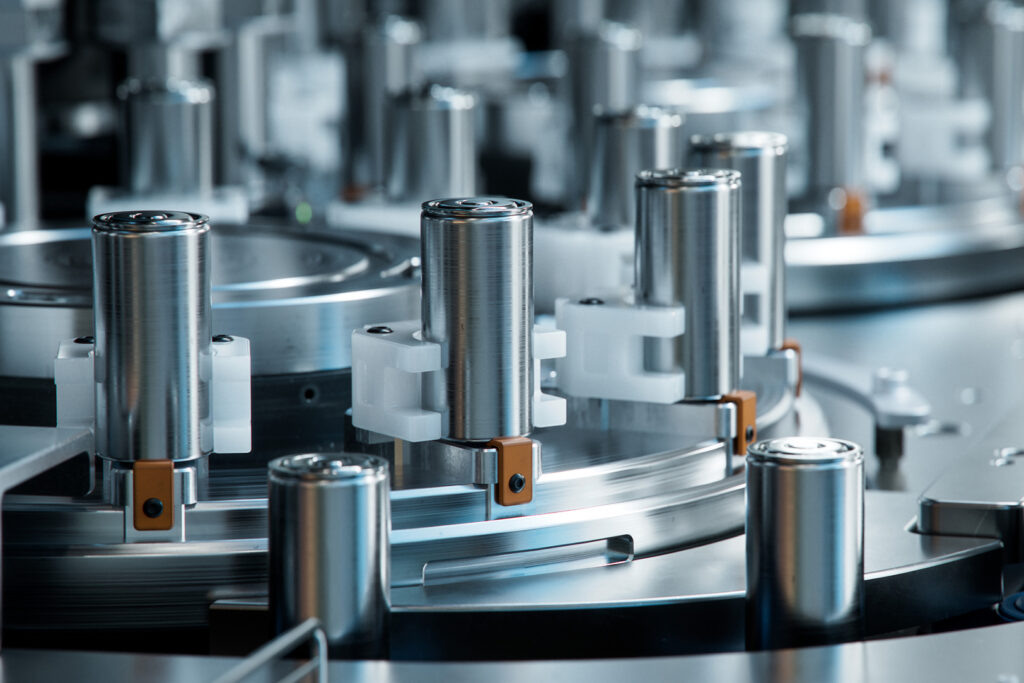    Производство литийионных аккумуляторов. Фото iStock