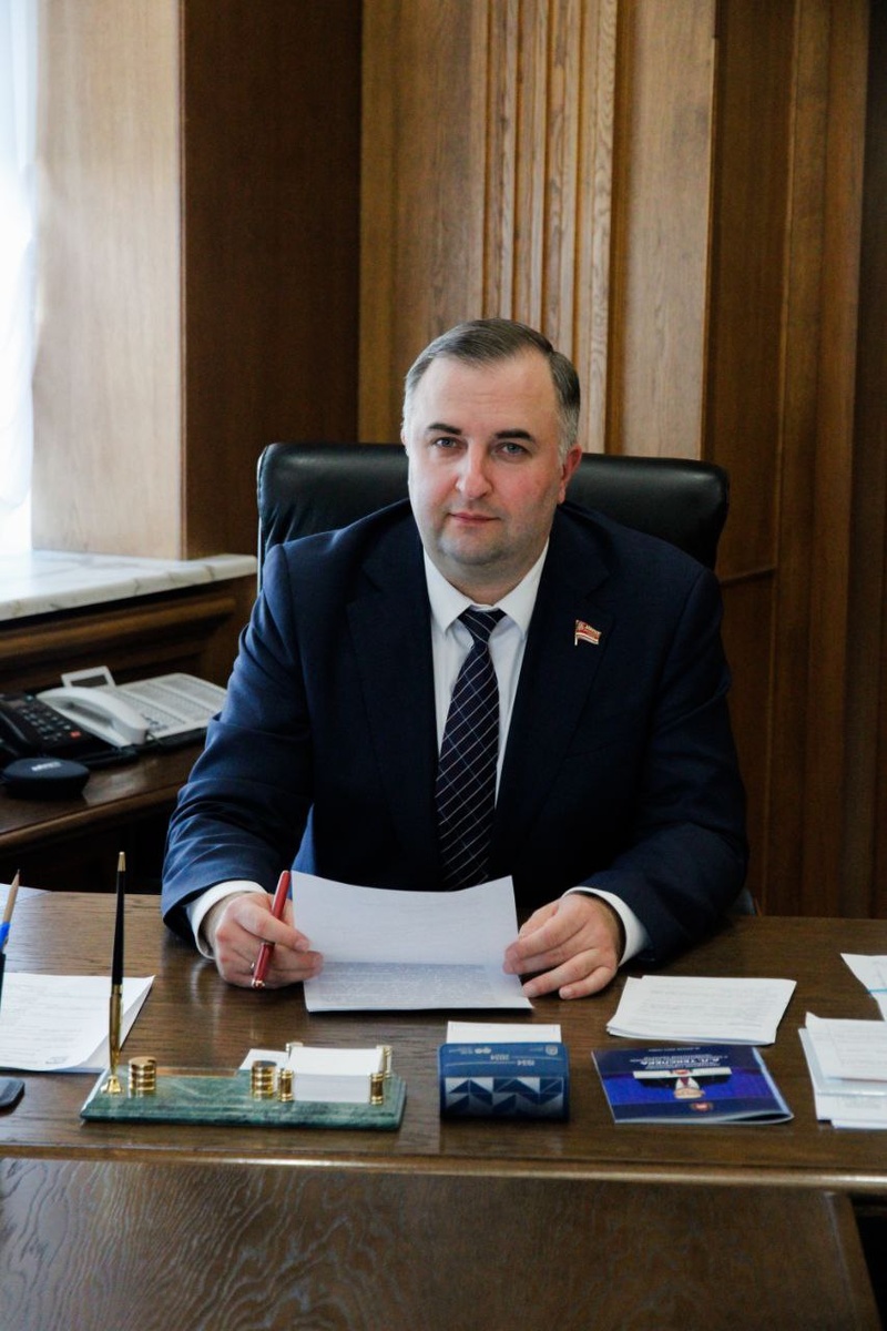 Олег Гербер в интервью «ФедералПресс» рассказывает о работе регионального заксобрания.  Фото: Фото: Екатерина Стародубцева