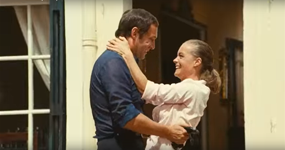 Марианна радуется приезду Гарри. Скриншот из фильма.