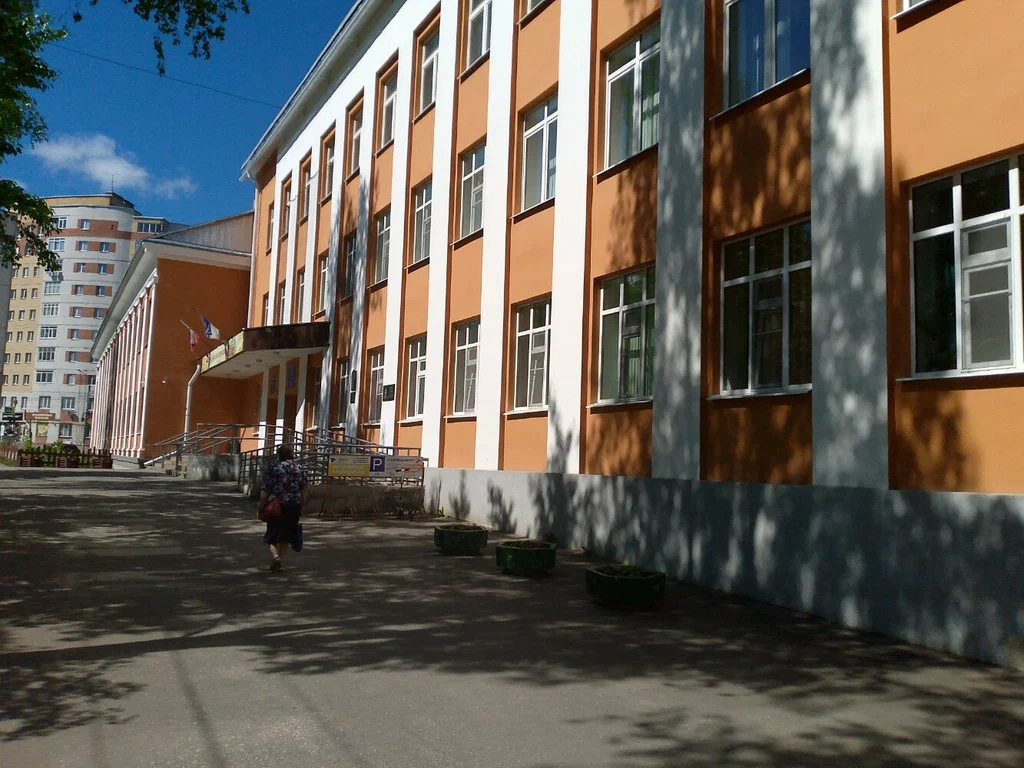 На фото школа № 12 г. Сыткывкар