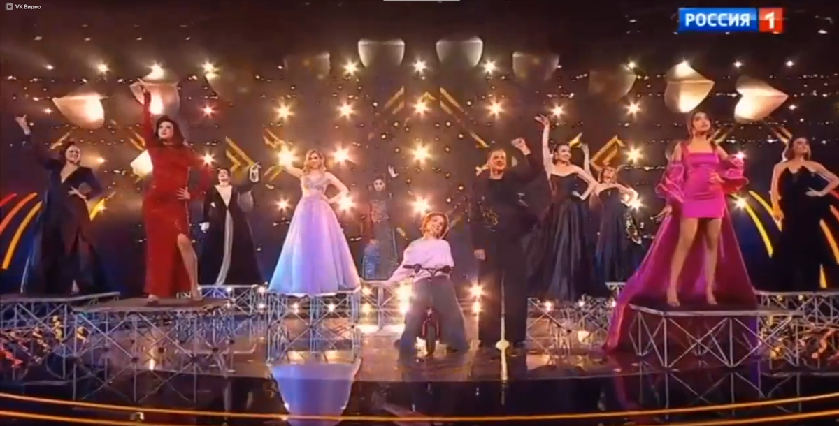 Фото-кадр из шоу "Ну ка все вместе"