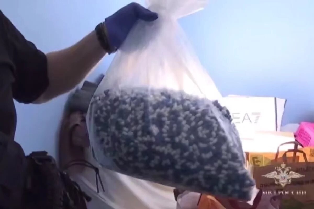    В Подмосковье задержали двух нелегальных торговцев анаболиками и БАД