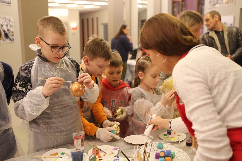 Роспись елочных шаров