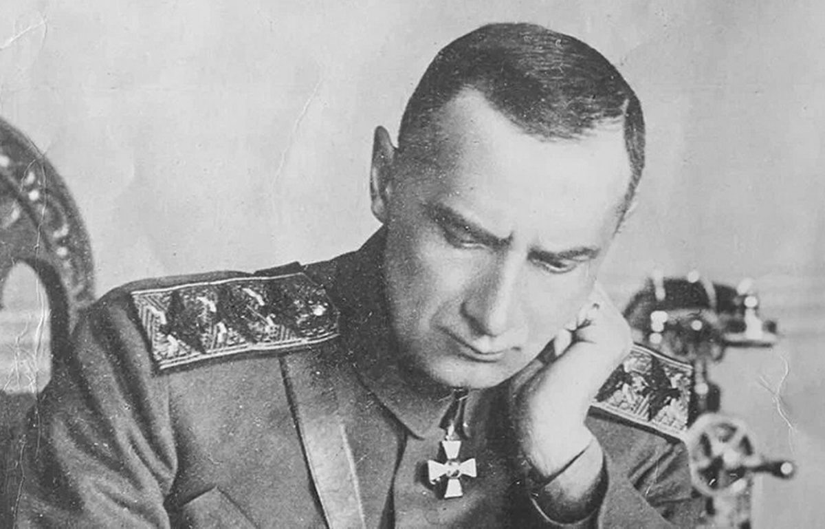    Его не любили ни свои, ни чужие