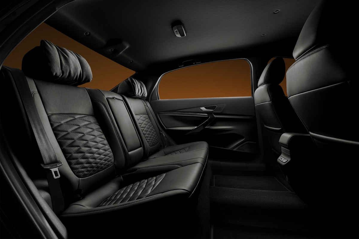 Lada Aura позиционируется как новый отечественный бизнес седан.