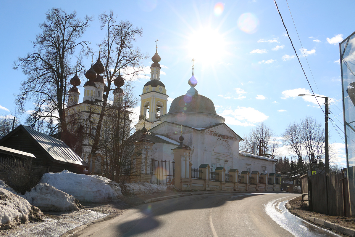 Март. Плёс. Троицкая и Введенская церкви