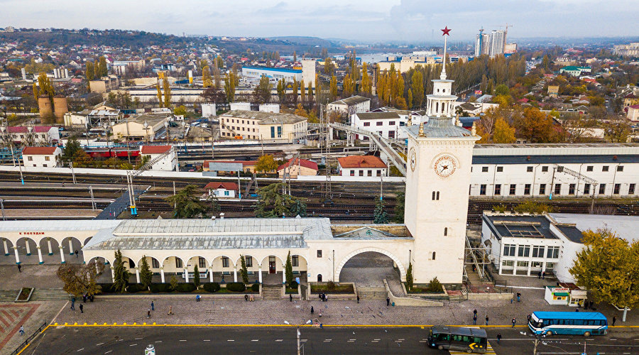 Железнодорожный вокзал // Фото:
RIA Novosti, Алексей Мальгавко