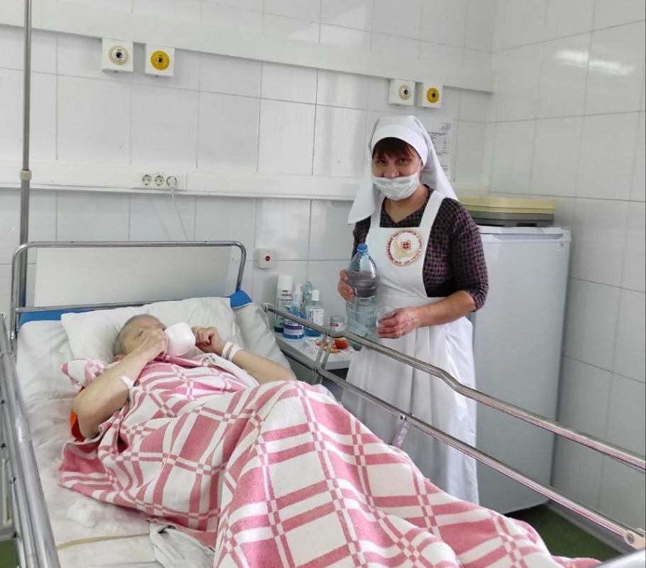    Настоятель храма Святителя Луки рассказал о деятельности сестер милосердия в Сургуте