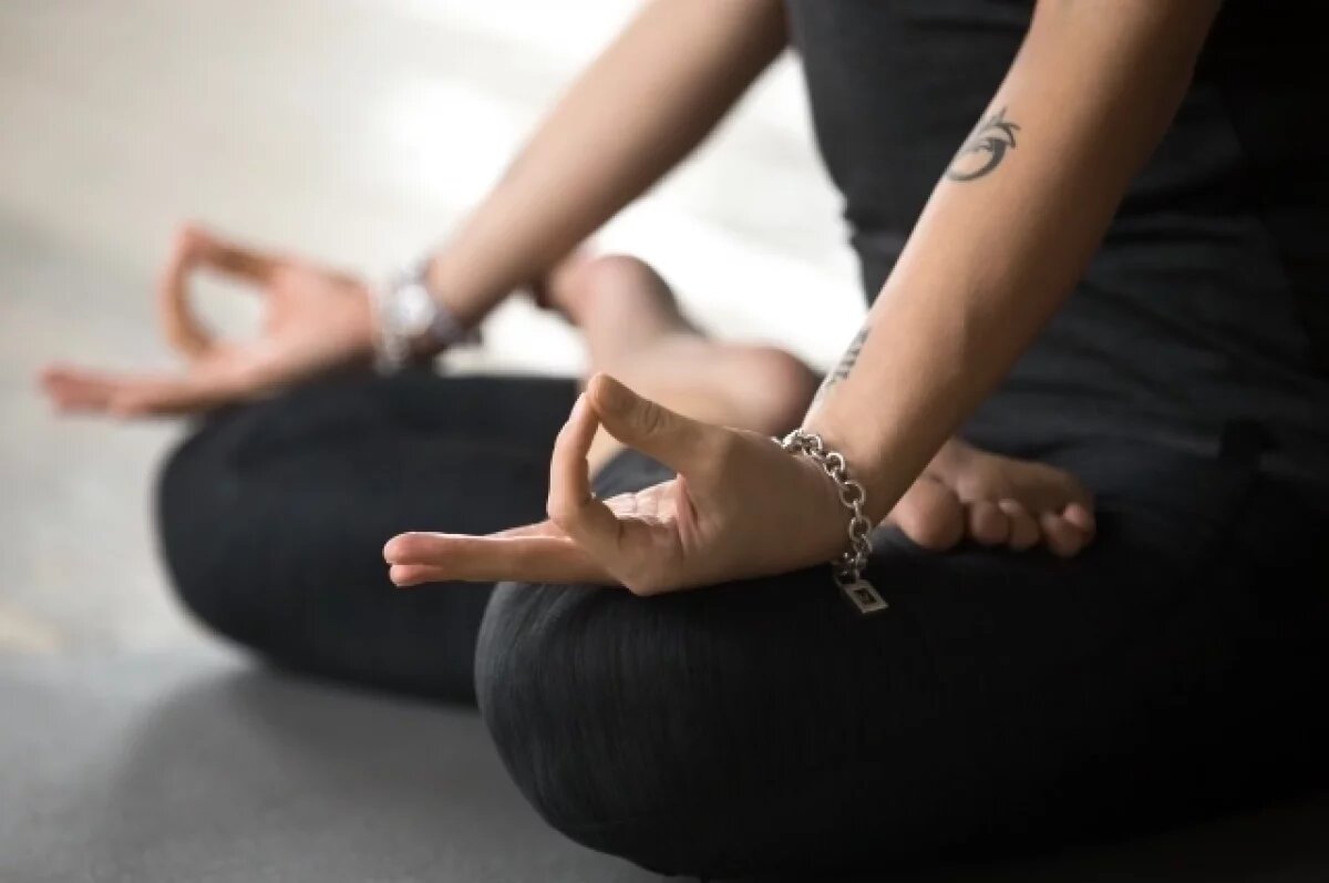    Врач Афанасьев: йога противопоказана людям с артритом и остеохондрозом