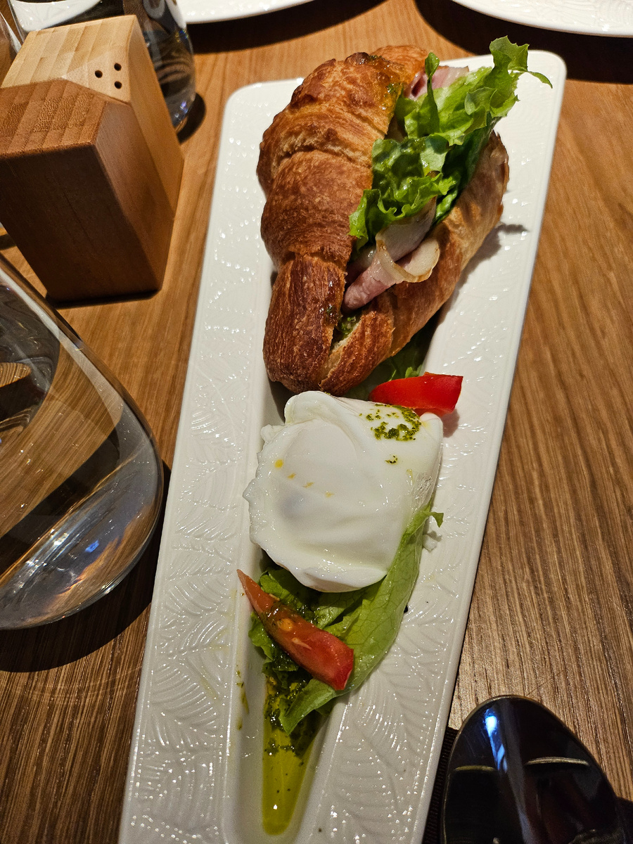 Это все вкусно, но не стоит есть, если болеете