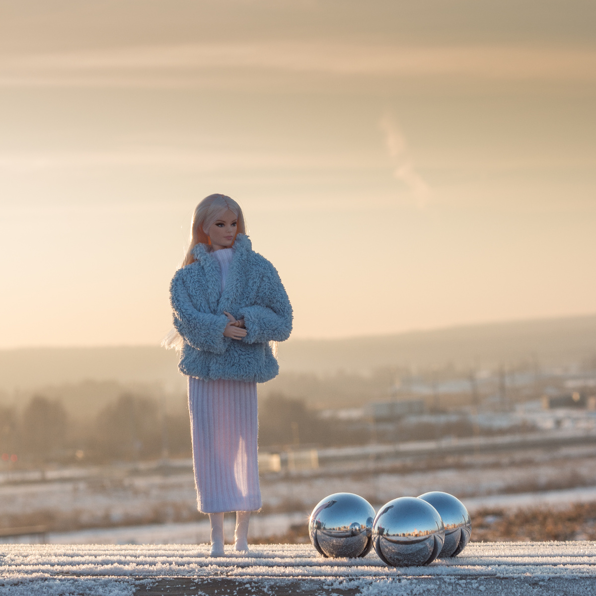 "Это точно фотосессия с елочными игрушками?"