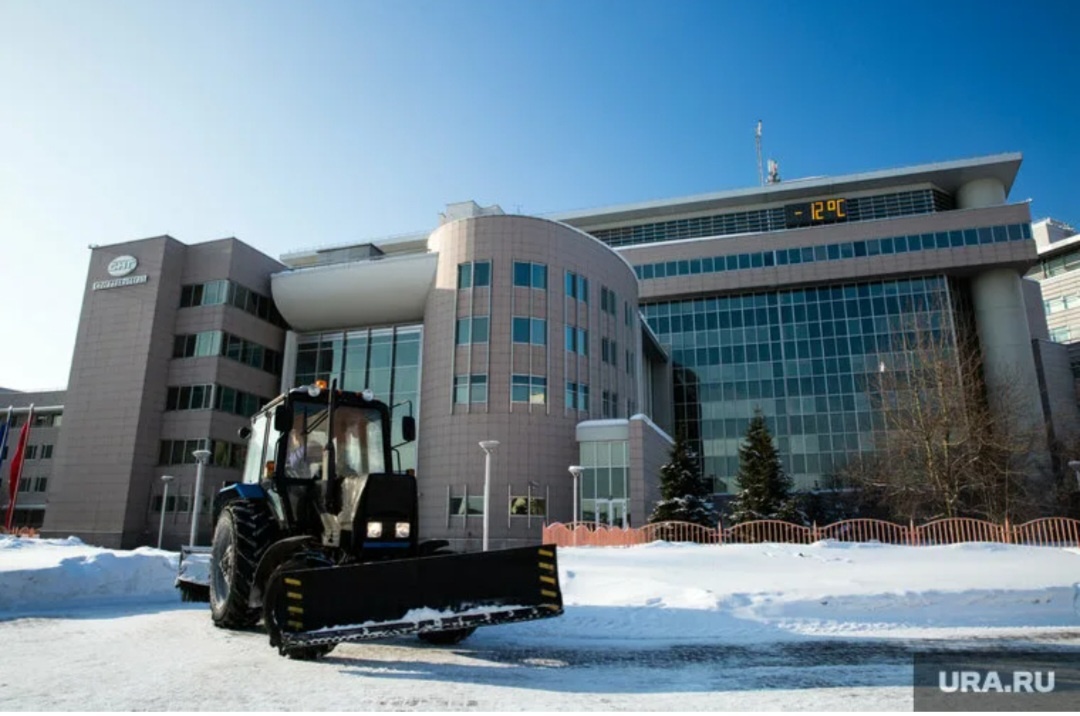 Здание Сургутнефтегаз,  --взято из интернета с целью ознакомления. 