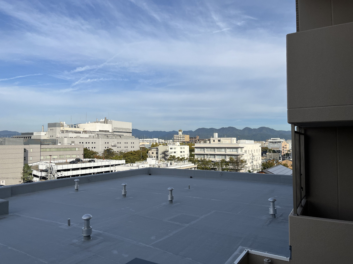 Вид с балкона налево