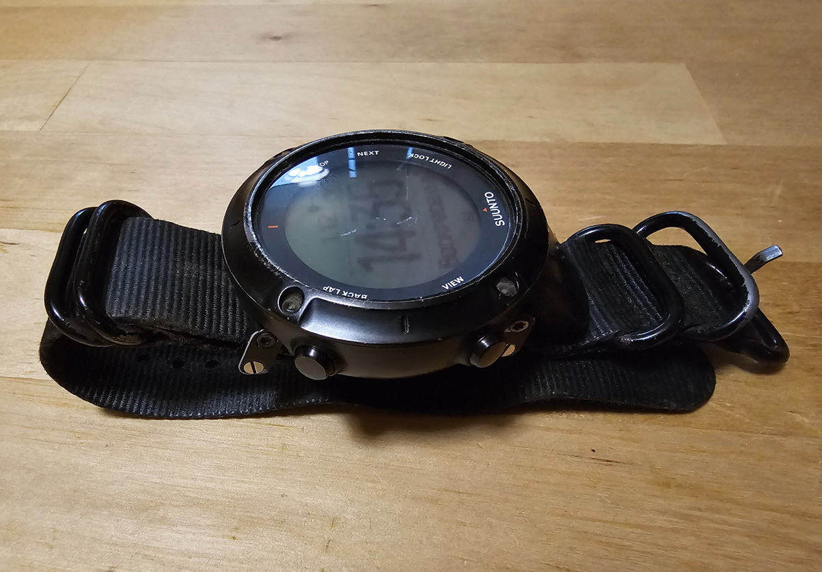 Часы Suunto Ambit 3 Peak с нейлоновым ремешком