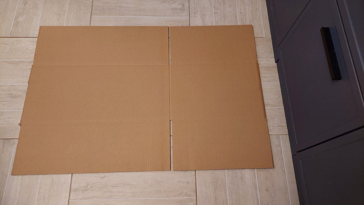 Простая коробка, размер зависит от вашего пожелания.