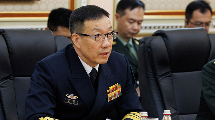    Financial Times сообщает, что очередной китайский министр обороны находится под следствием. В Пекине хранят молчание: о судьбе Дун Цзюня ничего не известно. Фото: Sina.com.cn