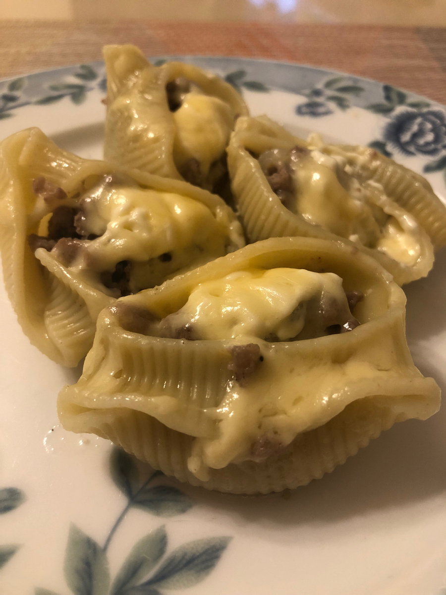 Фаршированные ракушки - это очень вкусно. Фото автора