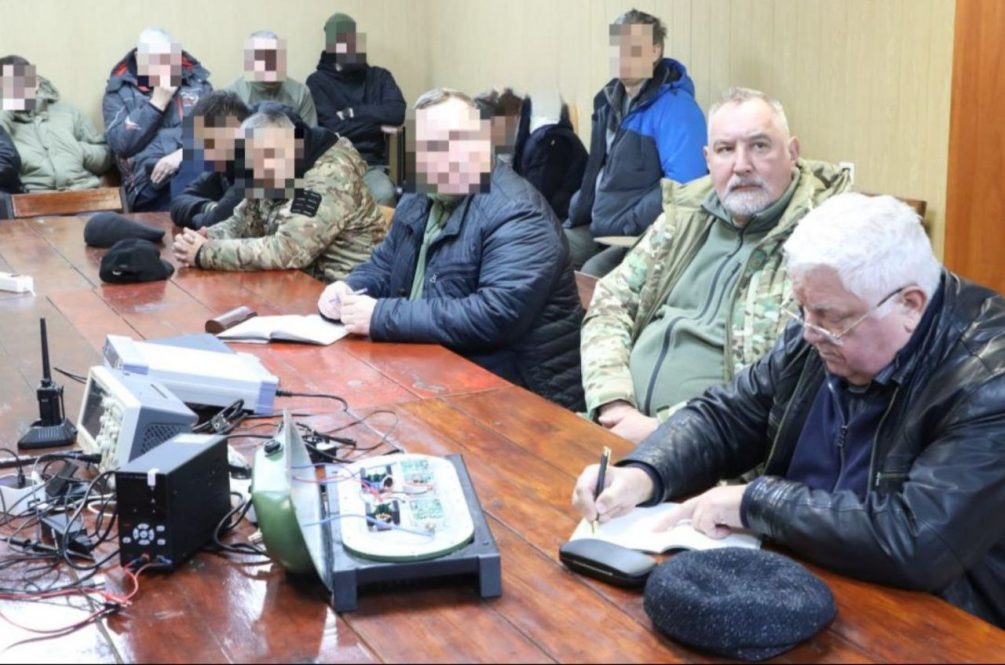   Кадры встречи опубликованные в тг-канале Дмитрия Рогозина.