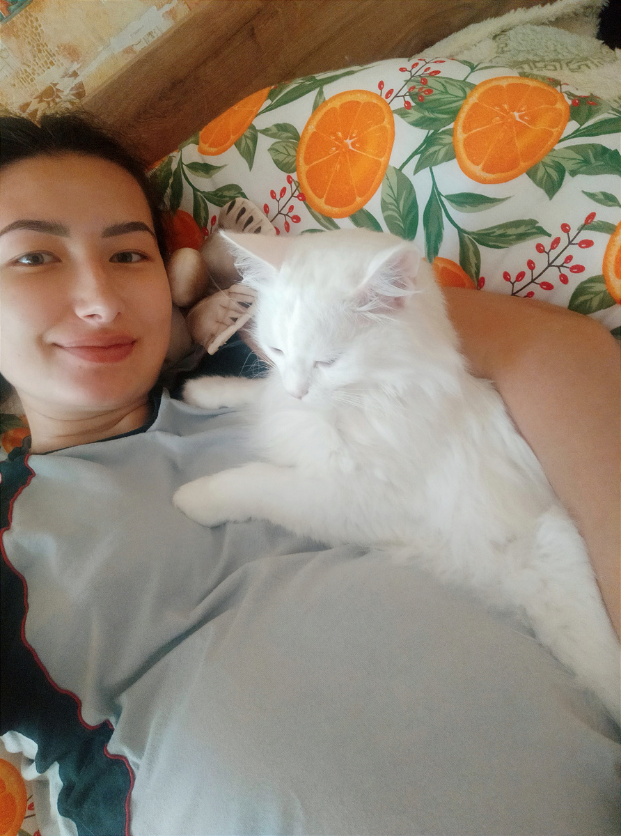 И Кокосик оценил. Да, у нас дома и кошка, и кот. 