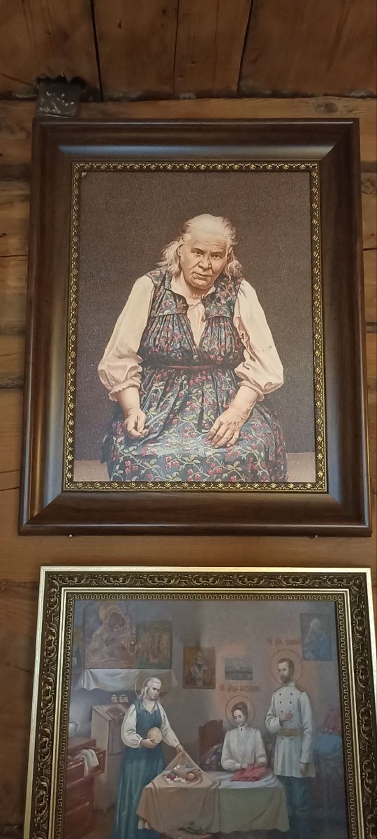 Вверху - блаженная Паша, внизу - Параскевья принимает царскую чету