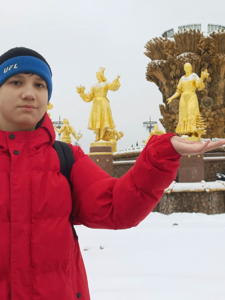 Именно Карелия греется на ладошке у Николя