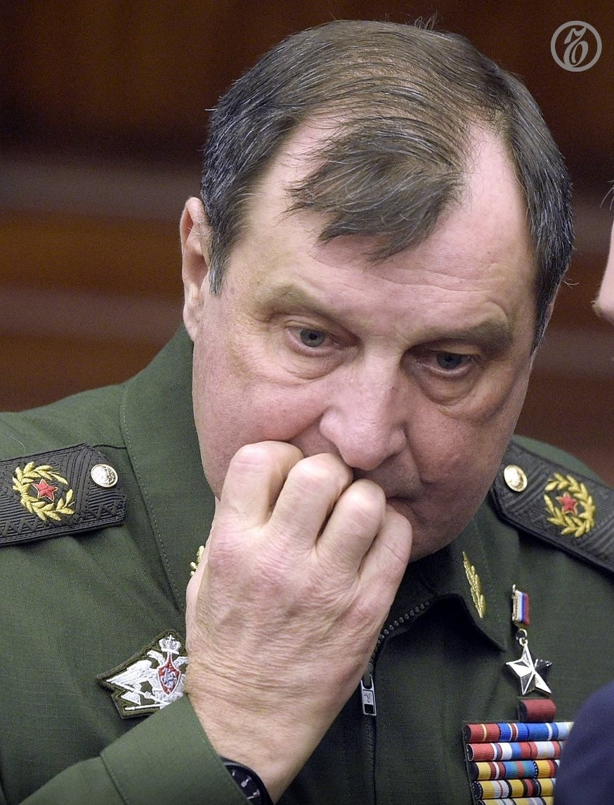 Булгаков, Дмитрий Витальевич -доктор экономических наук, генерал армии (2011), Герой Российской Федерации (2016). Ныне расквартирован в СИЗО Лефортово.