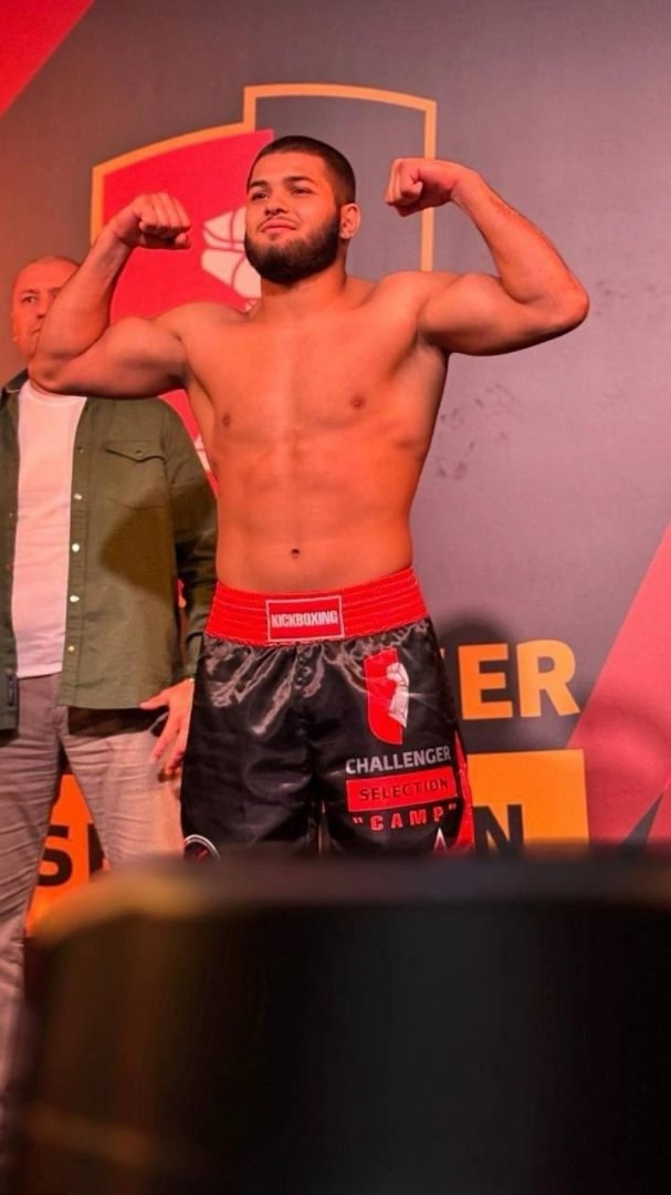 Ахлиман Мамедов за месяц провел три боя и оформил два нокаута. Фото: "Юниорская лига кикбоксинга - Challenger Selection"